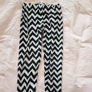 Epic Threads Girls Black/White Chevron Leggings Size L